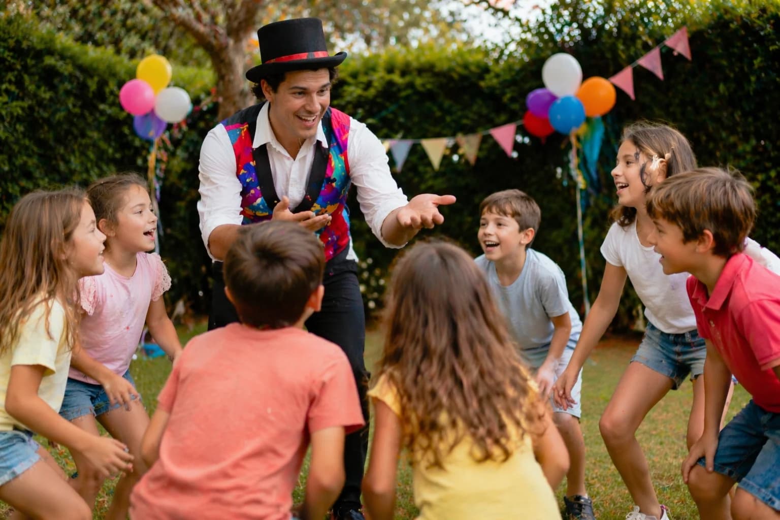 Animador a conduzir uma atividade de grupo numa festa infantil em Sintra